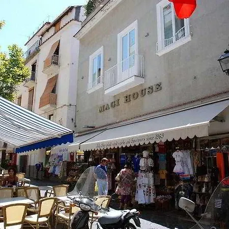 Magi House Relais Lejlighedshotel 4*