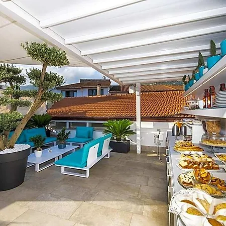 Aparthotel Magi House Relais 4*