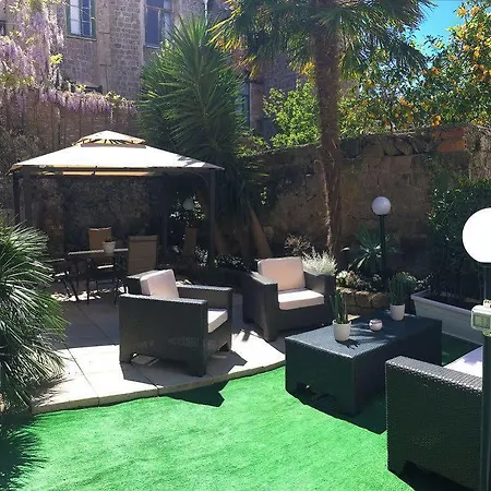 Apart-hotel Magi House Relais 2*