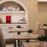 Magi House Relais Lägenhetshotell 4*