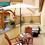 Appart hôtel Magi House Relais 4*