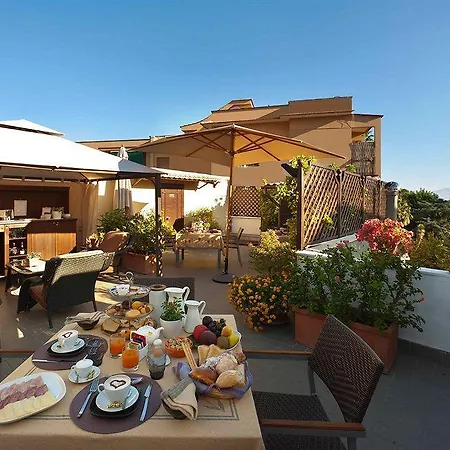 Magi House Relais Lägenhetshotell 2*